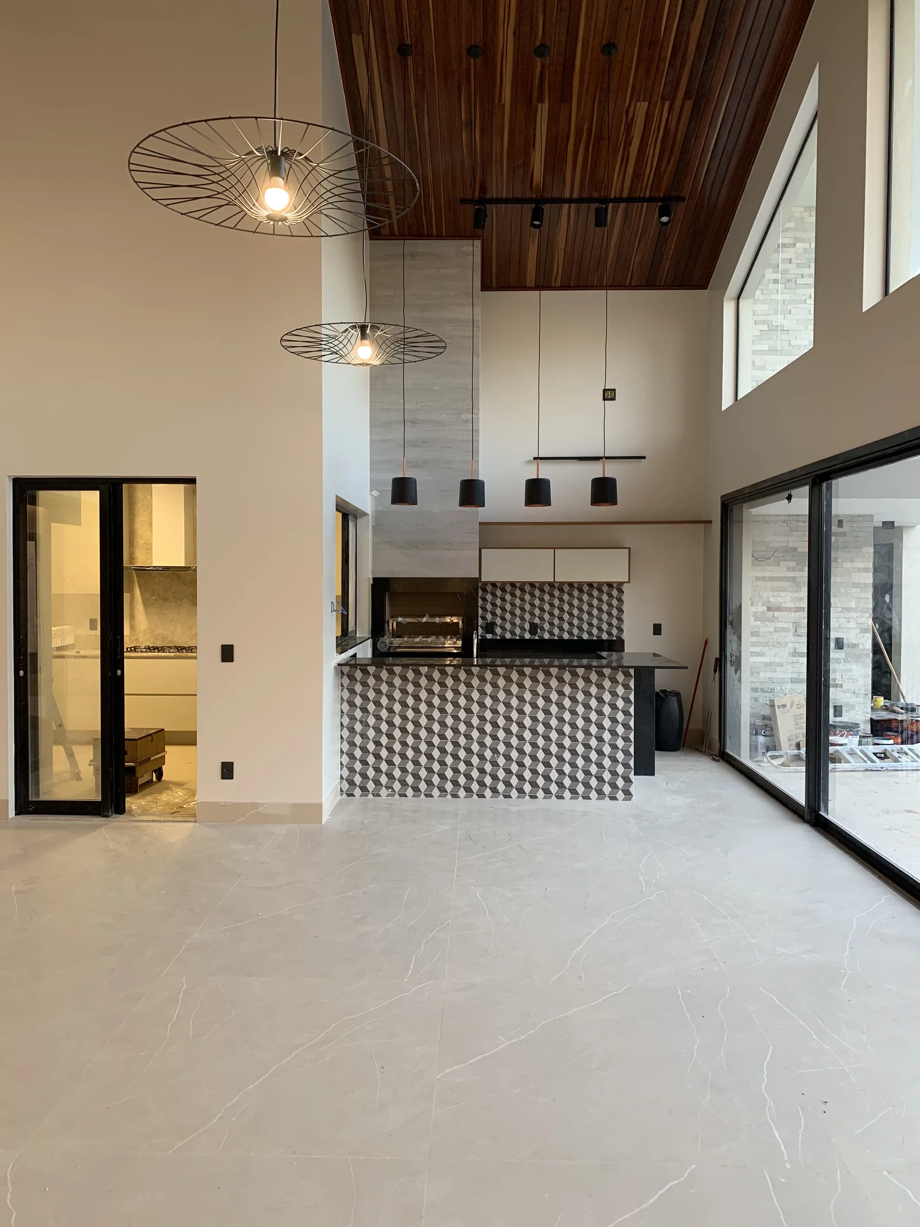 Cozinha de residência com iluminação técnica